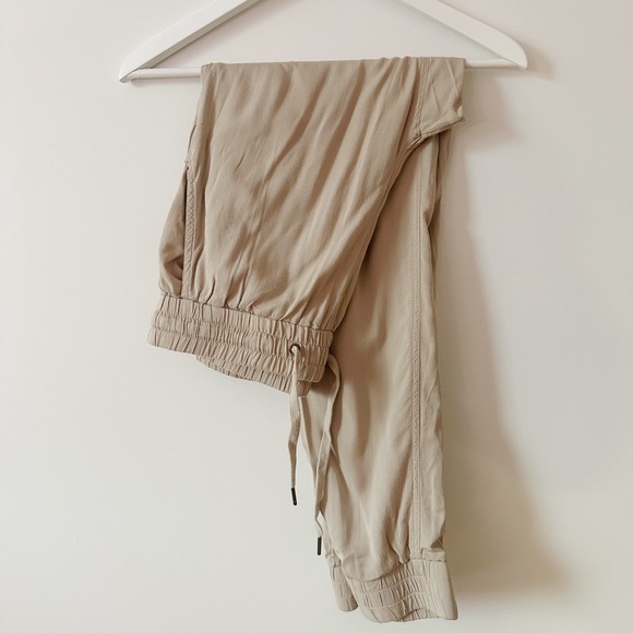 La classe couture women light summer jogger pants beige size medium - Picture 1 of 10